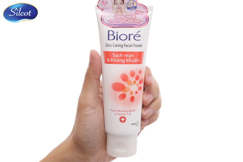 Sữa rửa mặt Biore trị mụn Biore Skin Caring Facial Foam sạch mụn & kháng khuẩn