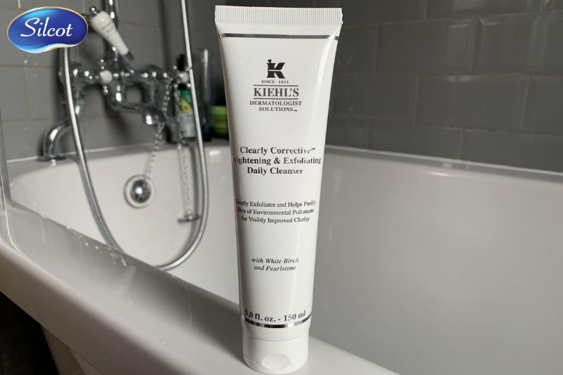 Sữa rửa mặt Kiehl’s Clearly Corrective Purifying Foaming Cleanser