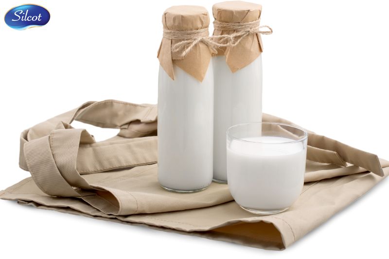 Tự làm sữa rửa mặt bằng sữa tươi không đường