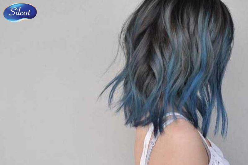 Kiểu tóc highlight màu xanh dương