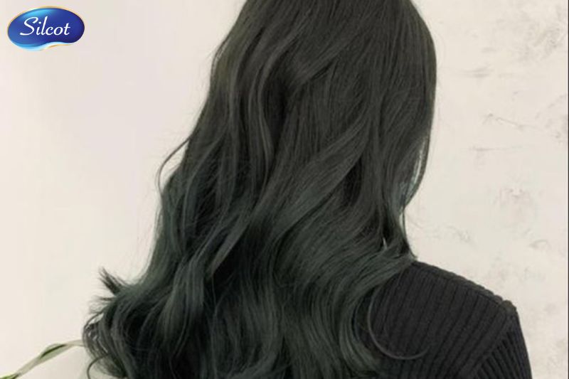 Nhuộm tóc màu đen xanh rêu