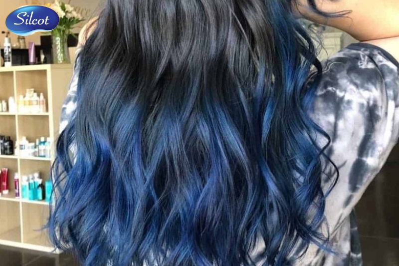 Tóc màu xanh dương Balayage