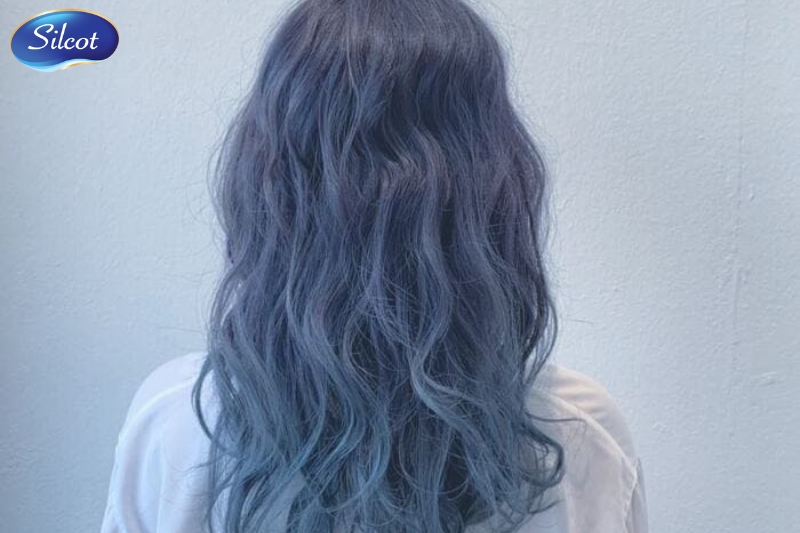 Tóc màu xanh khói ánh bạc