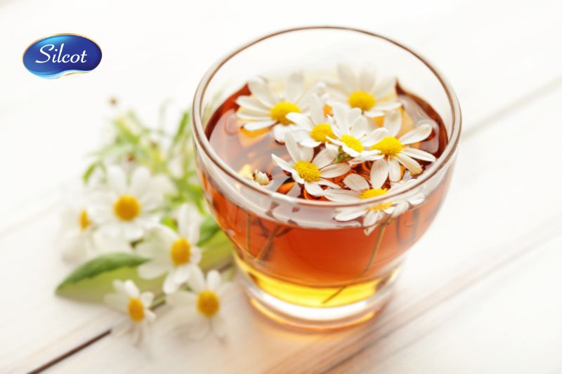 Cách chữa rụng tóc bằng trà xanh và trà hoa cúc